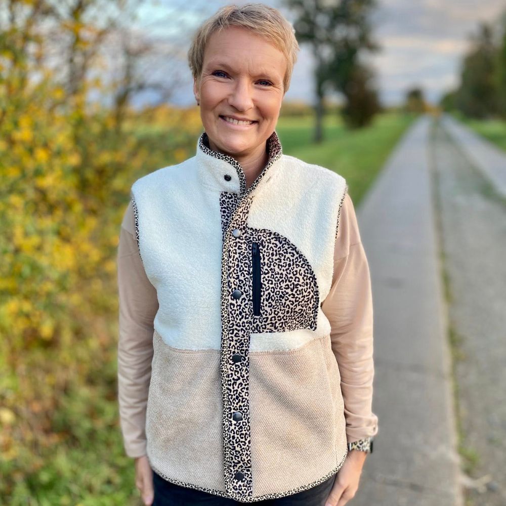 Sewing pattern Vest Bluely EU 32 - 52 / US 0 - 20